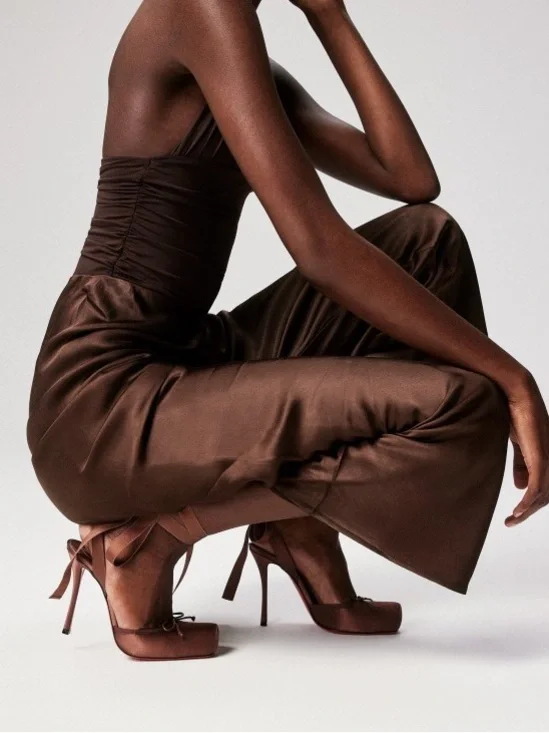 Christian Louboutin Cassia Lace Up Satin Pumps in Nude 8 - size 39.5 - Picture 4 of 12